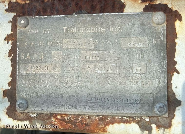 image for item DJ6330 1983 Trailmobile 011A-1SAX  dry van trailer