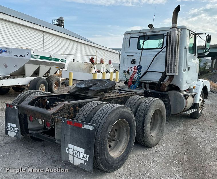 image for item DO5019 1998 Volvo WCA  semi truck