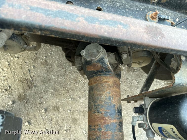 image for item DO5019 1998 Volvo WCA  semi truck