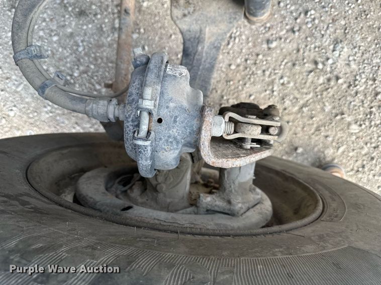 image for item DO5019 1998 Volvo WCA  semi truck