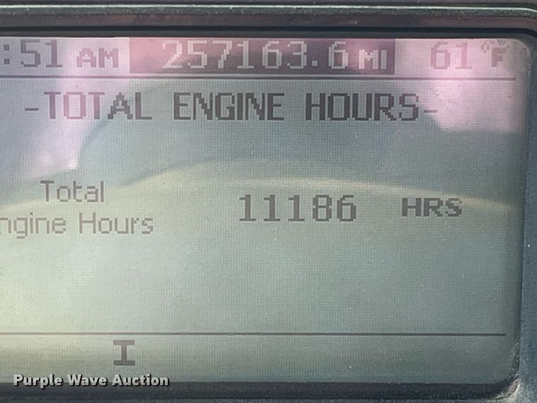 image for item DP2055 2010 Mack CHU613  semi truck