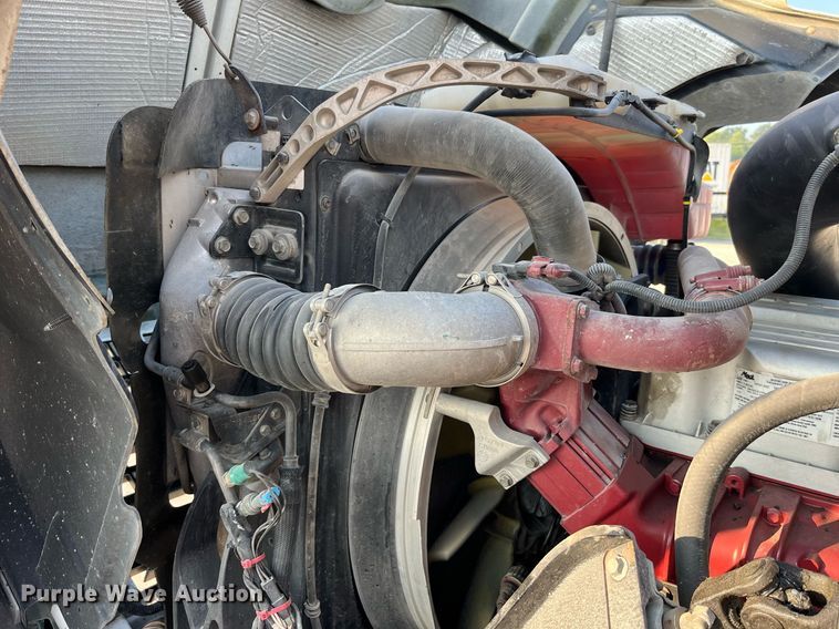 image for item DP2055 2010 Mack CHU613  semi truck