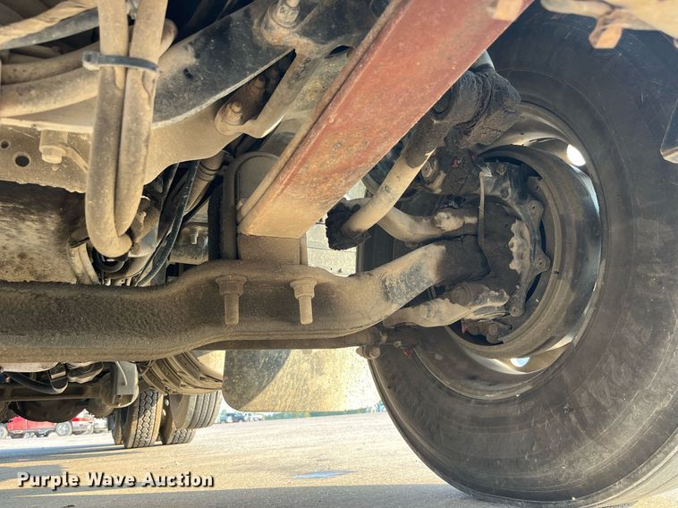 image for item DP2055 2010 Mack CHU613  semi truck