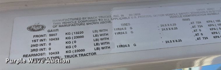 image for item DP2055 2010 Mack CHU613  semi truck