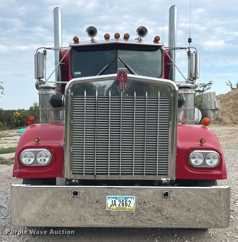 image for item DP2056 1979 Kenworth W900A  semi truck