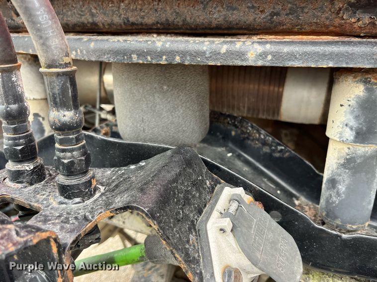 image for item DP2058 2003 Mack CH613  semi truck