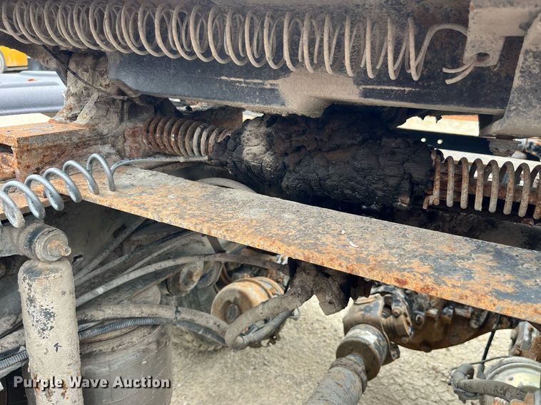 image for item DP2058 2003 Mack CH613  semi truck