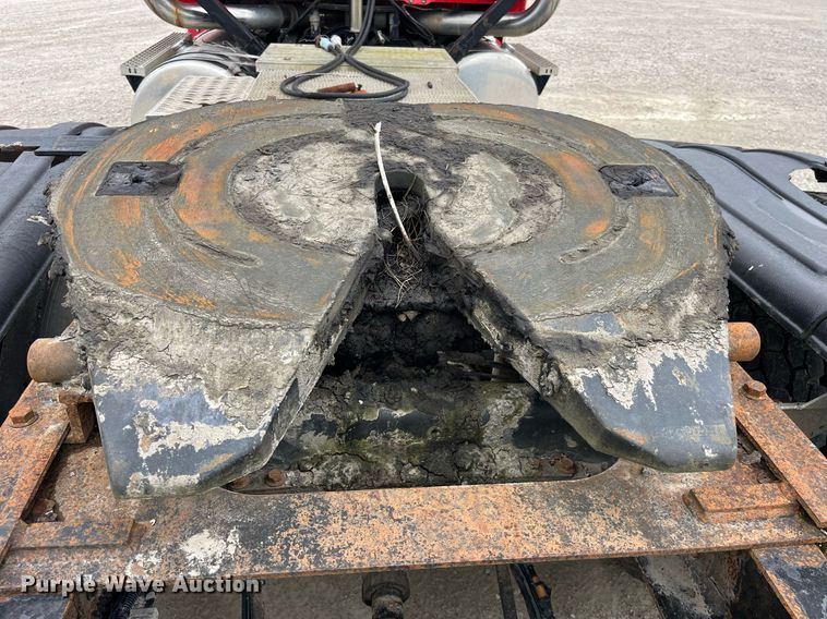 image for item DP2058 2003 Mack CH613  semi truck