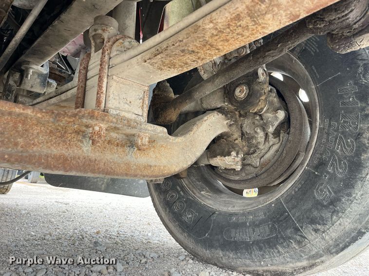 image for item DP2058 2003 Mack CH613  semi truck