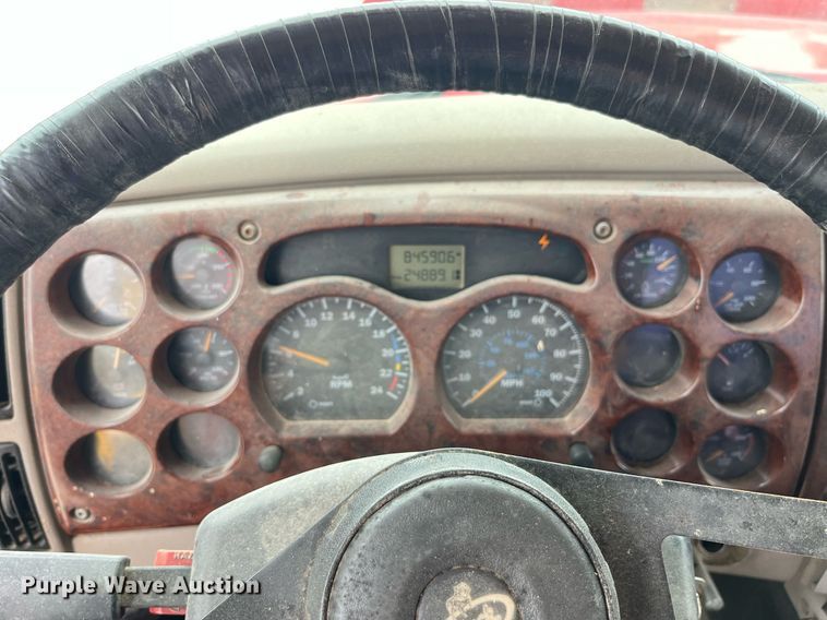 image for item DP2058 2003 Mack CH613  semi truck