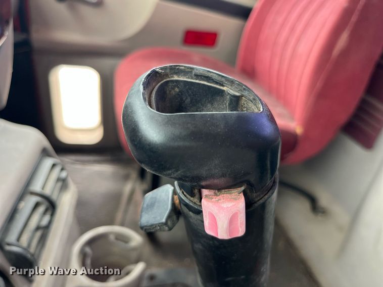 image for item DP2058 2003 Mack CH613  semi truck