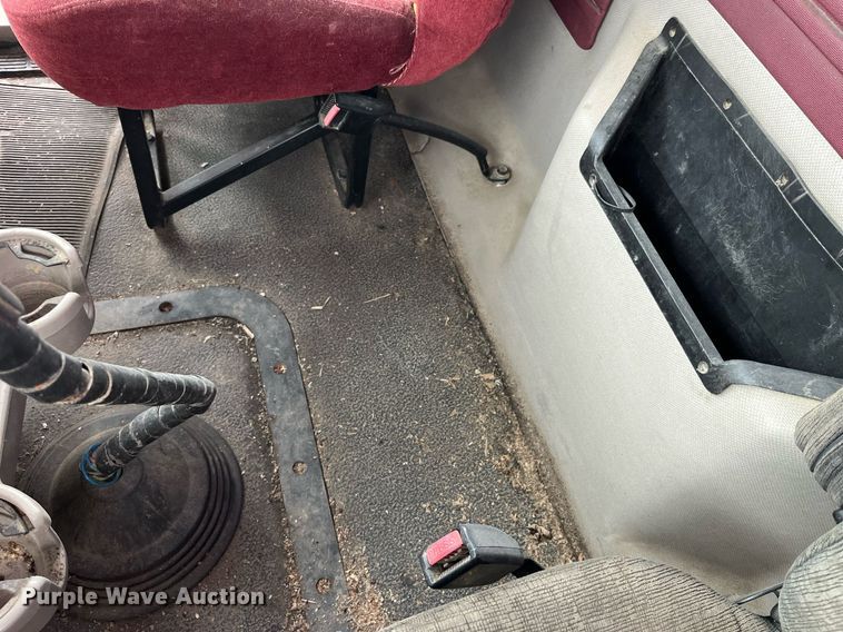 image for item DP2058 2003 Mack CH613  semi truck