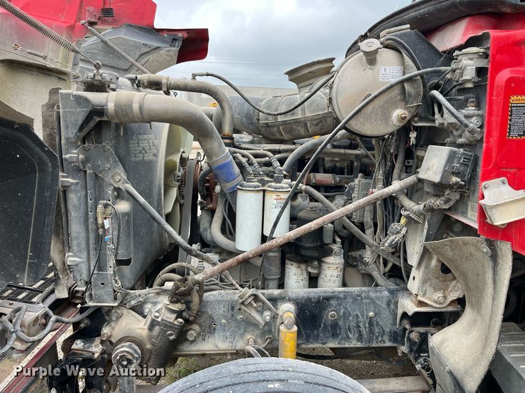 image for item DP2058 2003 Mack CH613  semi truck