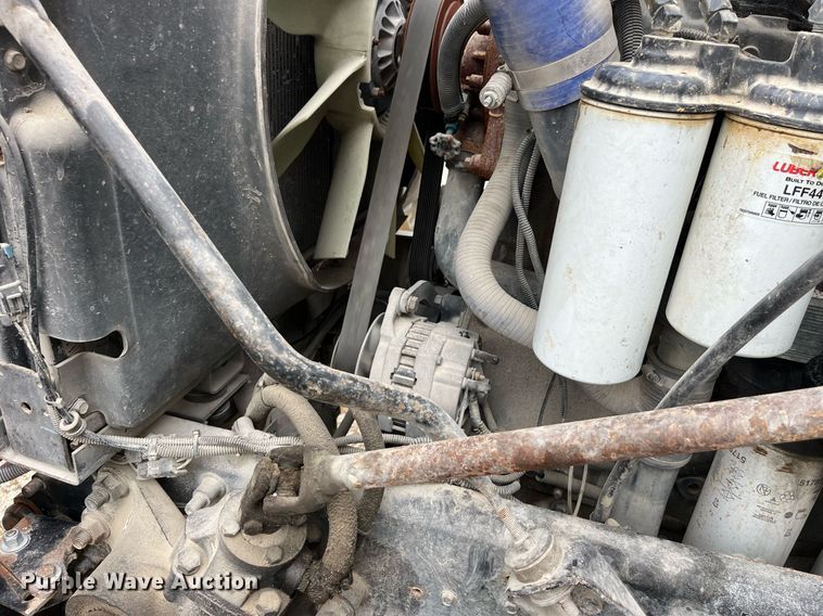 image for item DP2058 2003 Mack CH613  semi truck