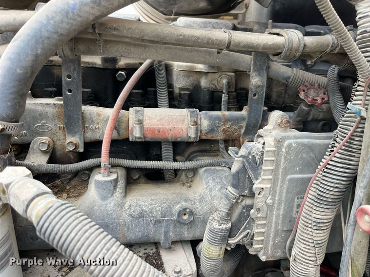 image for item DP2058 2003 Mack CH613  semi truck