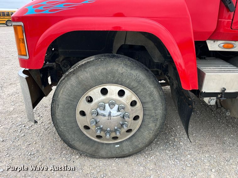 image for item DP2058 2003 Mack CH613  semi truck