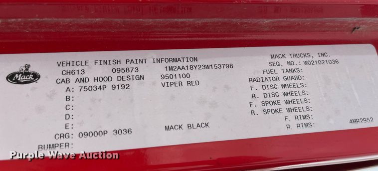 image for item DP2058 2003 Mack CH613  semi truck