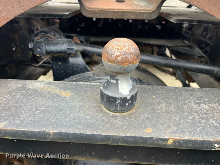 image for item DP2059 2000 Volvo VNL  semi truck