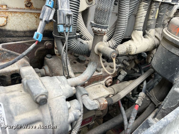 image for item DP2059 2000 Volvo VNL  semi truck