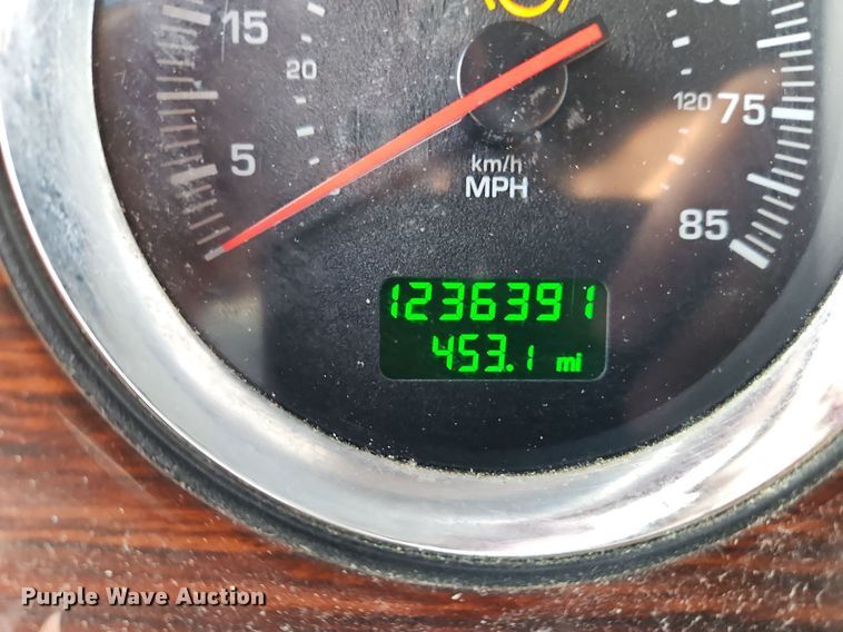 image for item DP2411 2007 Kenworth T600  semi truck