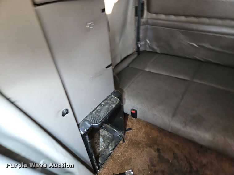 image for item DP2411 2007 Kenworth T600  semi truck