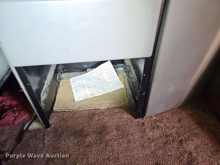 image for item DP2411 2007 Kenworth T600  semi truck