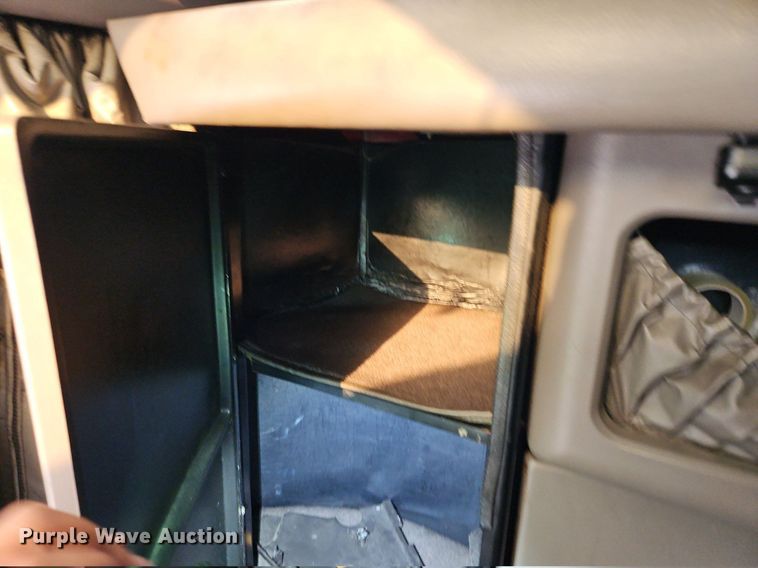 image for item DP2411 2007 Kenworth T600  semi truck