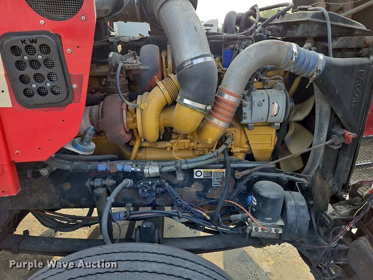 image for item DP2411 2007 Kenworth T600  semi truck