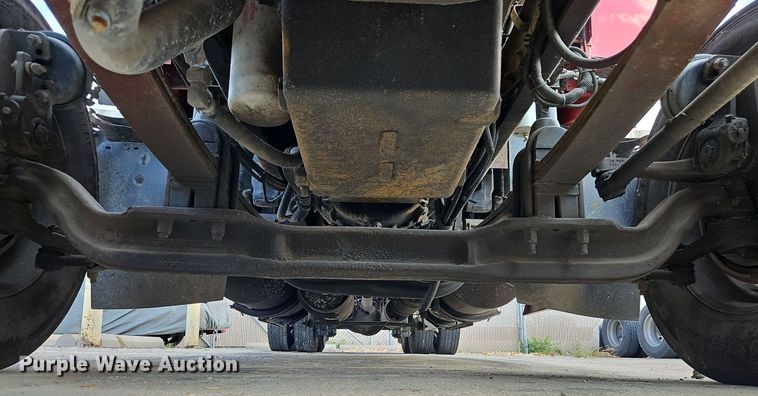 image for item DP2411 2007 Kenworth T600  semi truck