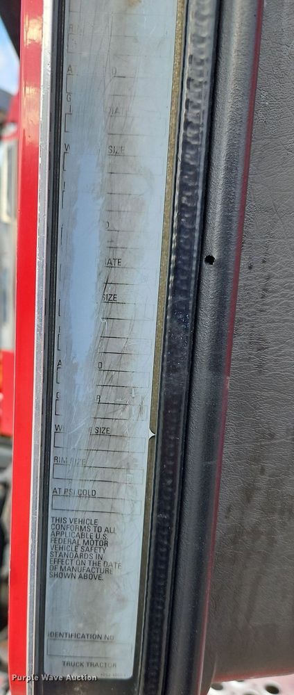 image for item DP2411 2007 Kenworth T600  semi truck