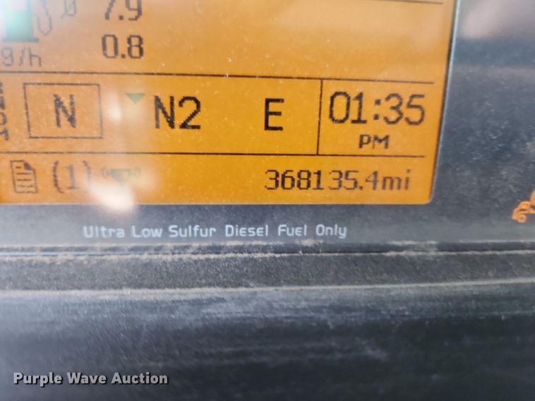 image for item DP2418 2015 Volvo VN  semi truck