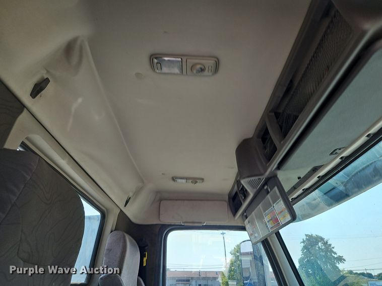 image for item DP2418 2015 Volvo VN  semi truck