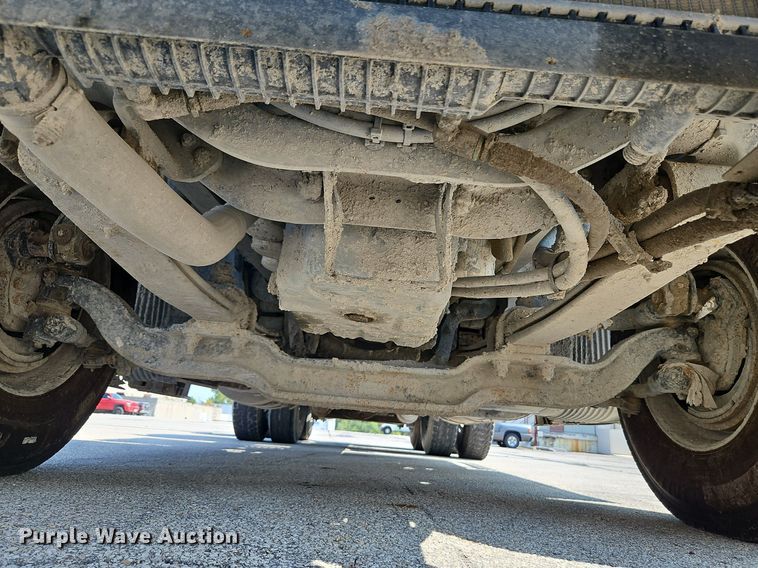 image for item DP2418 2015 Volvo VN  semi truck