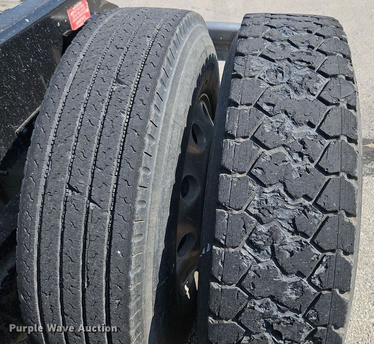 image for item DP2418 2015 Volvo VN  semi truck