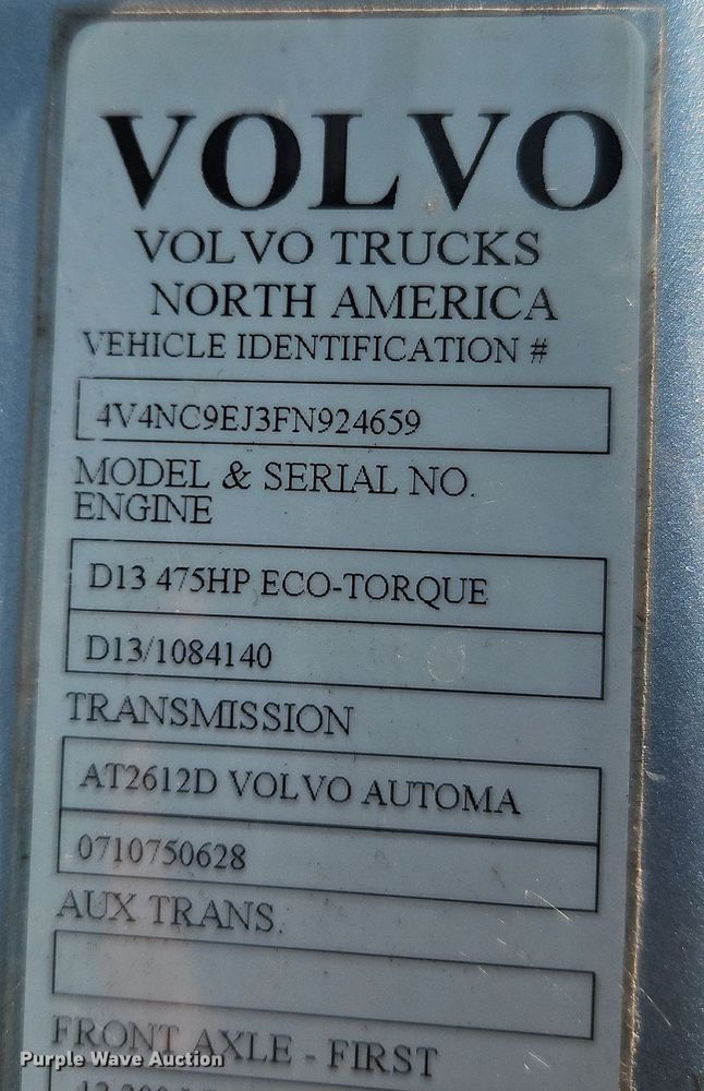 image for item DP2418 2015 Volvo VN  semi truck