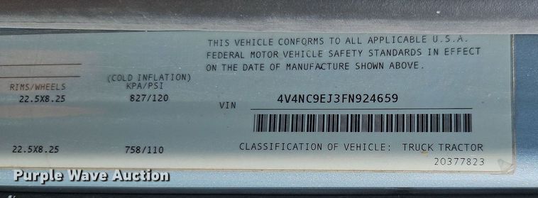 image for item DP2418 2015 Volvo VN  semi truck