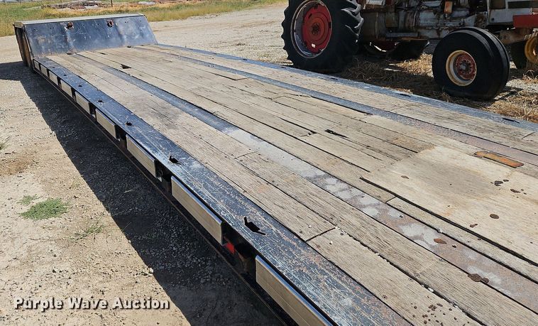 image for item DP2421 2010 Landoll Hauloll 825C lowboy equipment trailer