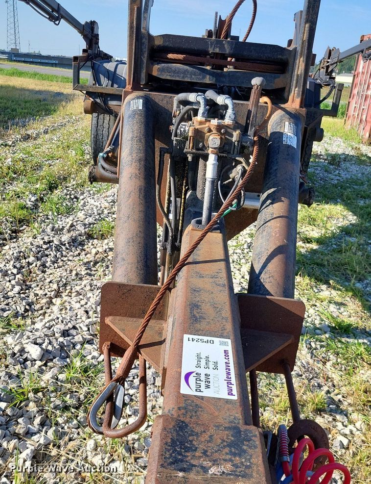 image for item DP5241 2003 G & H 1700/1500  roll-off container trailer