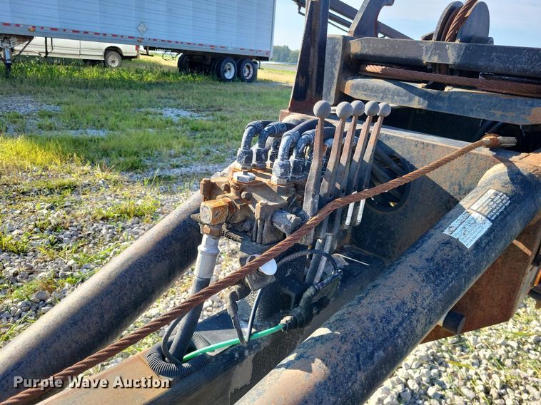 image for item DP5241 2003 G & H 1700/1500  roll-off container trailer