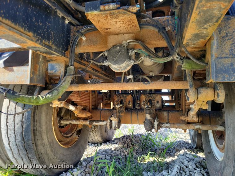 image for item DP5241 2003 G & H 1700/1500  roll-off container trailer