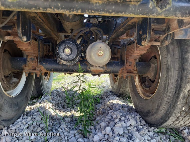 image for item DP5241 2003 G & H 1700/1500  roll-off container trailer