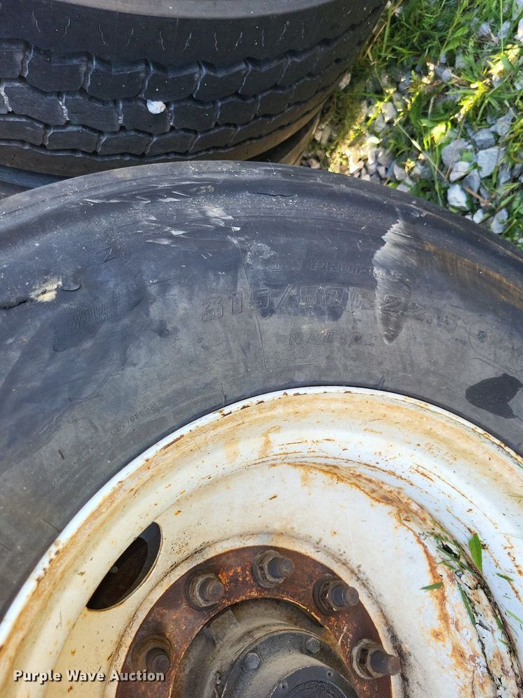 image for item DP5241 2003 G & H 1700/1500  roll-off container trailer