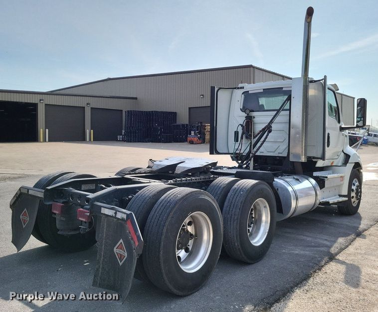 image for item DP5249 2019 International RH613  semi truck