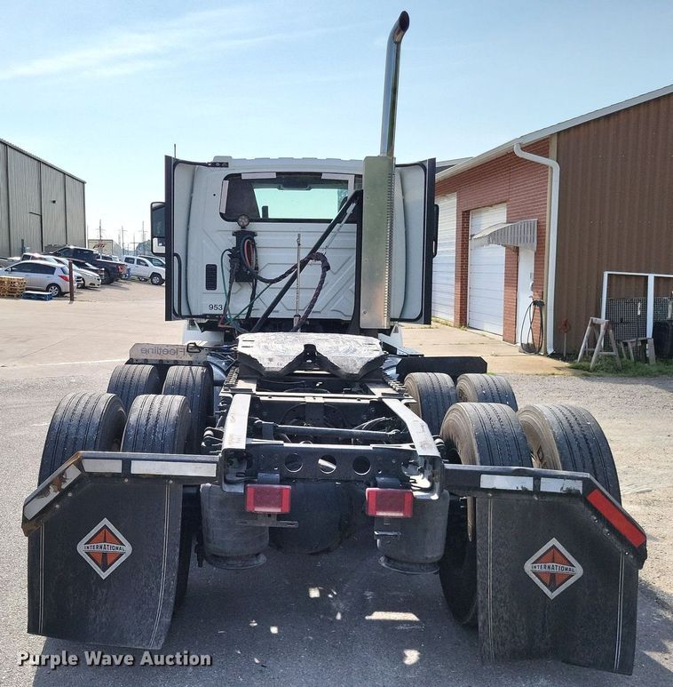 image for item DP5249 2019 International RH613  semi truck