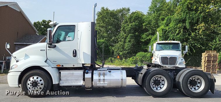 image for item DP5249 2019 International RH613  semi truck