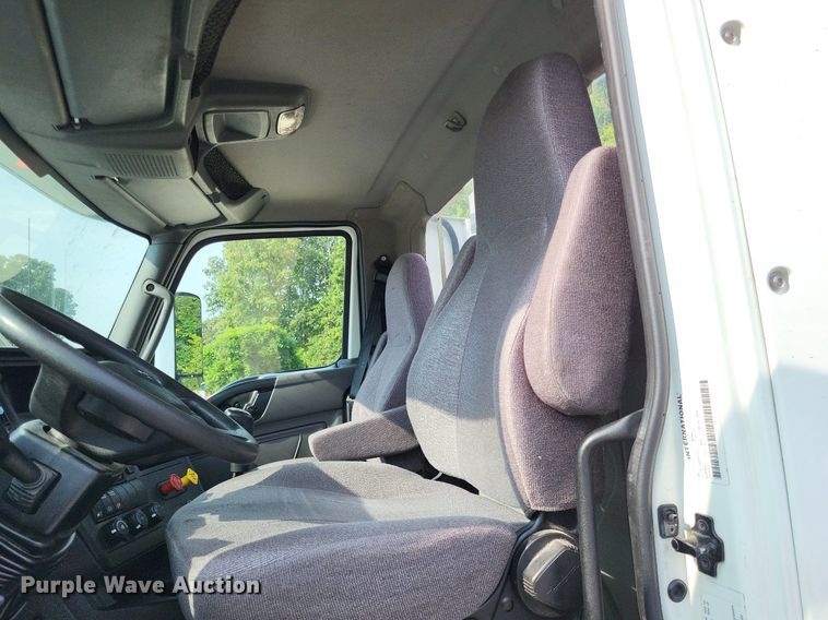 image for item DP5249 2019 International RH613  semi truck