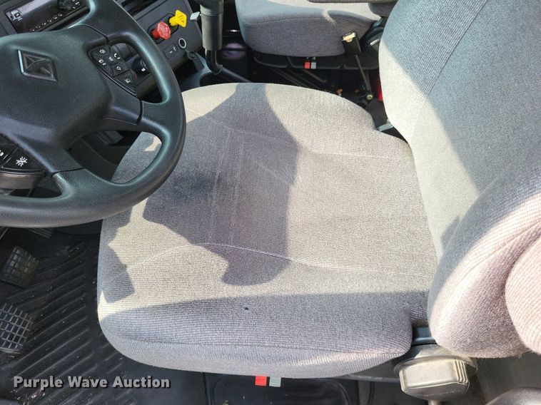 image for item DP5249 2019 International RH613  semi truck