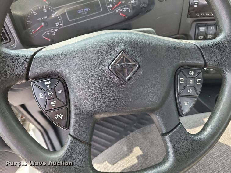 image for item DP5249 2019 International RH613  semi truck