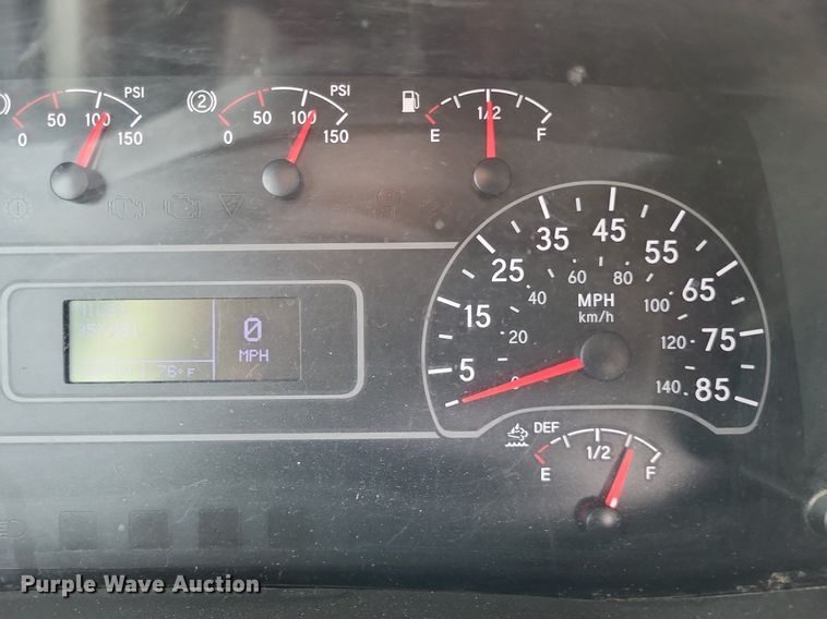 image for item DP5249 2019 International RH613  semi truck