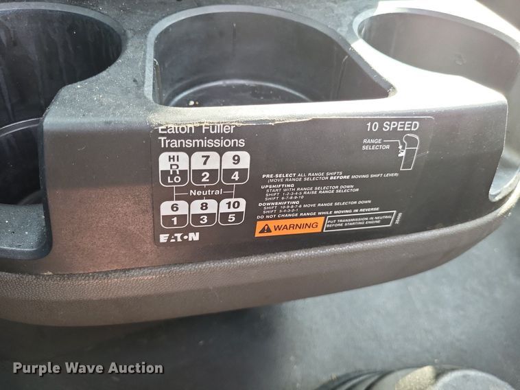 image for item DP5249 2019 International RH613  semi truck